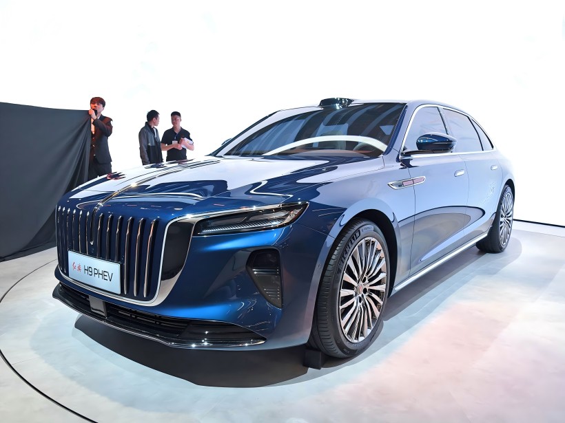 Hongqi H9 PHEV, được cung cấp bởi một phích cắm 2.0T - trong hệ thống truyền động hybrid và được trang bị hệ thống treo hoạt động, sẽ được ra mắt vào nửa cuối năm 2025.